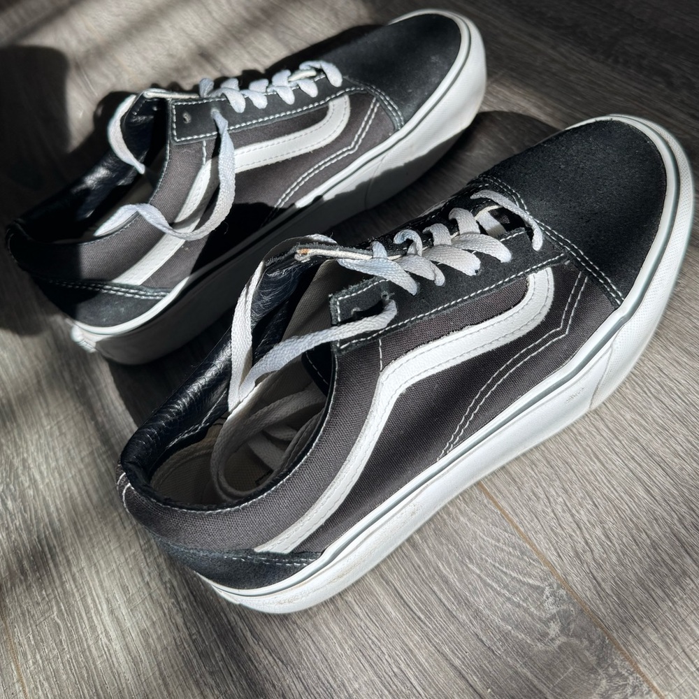 Platform Vans
6 mens , 7.5 women’s